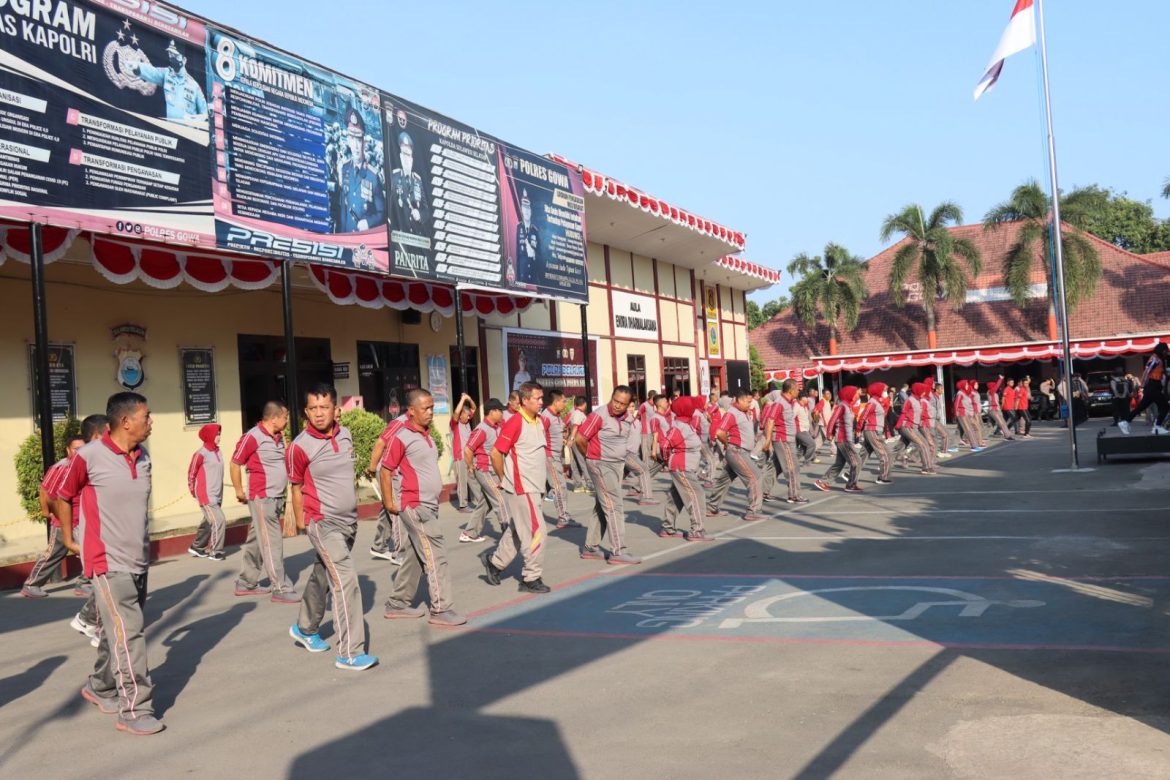 Personel Polres Gowa Laksanakan Olahraga Senam Bersama