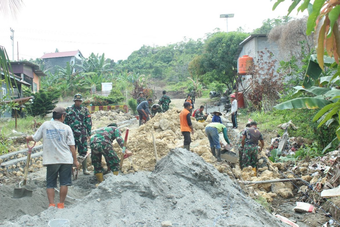 Pembangunan Drainase Tetap di Garap Oleh Tim Satgas TMMD Pasangakyu