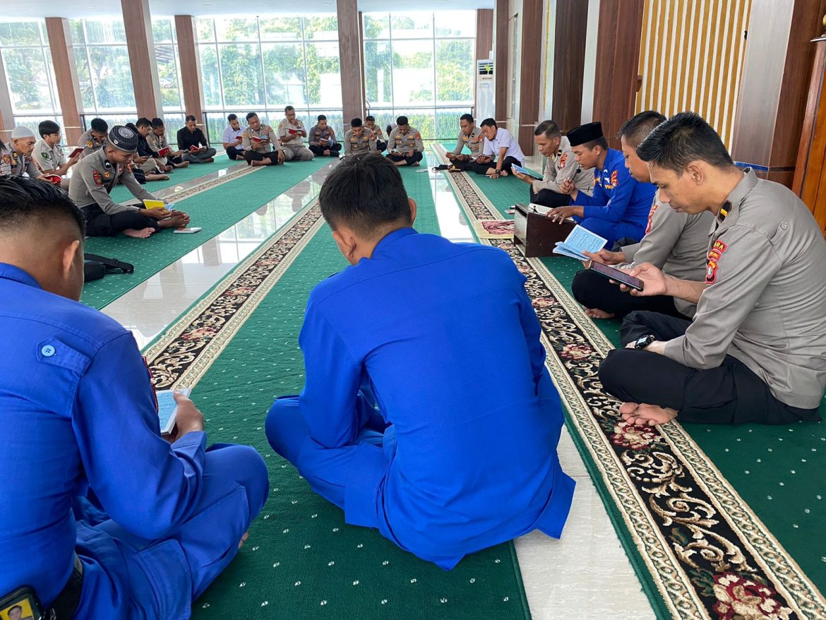 Wujudkan Personel Lebih Bertanggung Jawab Polda Sulbar Giat Binrohtal