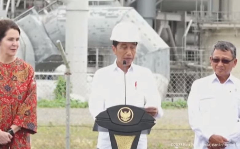 Jokowi Resmikan Proyek PSN Tangguh Train 3 di Teluk Bintuni Papua Barat