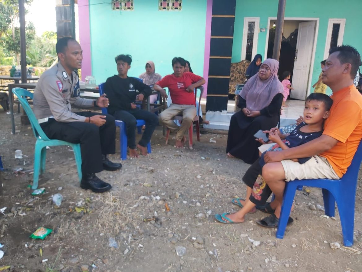 Lebih Dekat Dengan Masyarakat, PJR Ditlantas Polda Sulbar Lancarkan Program Minggu Kasih