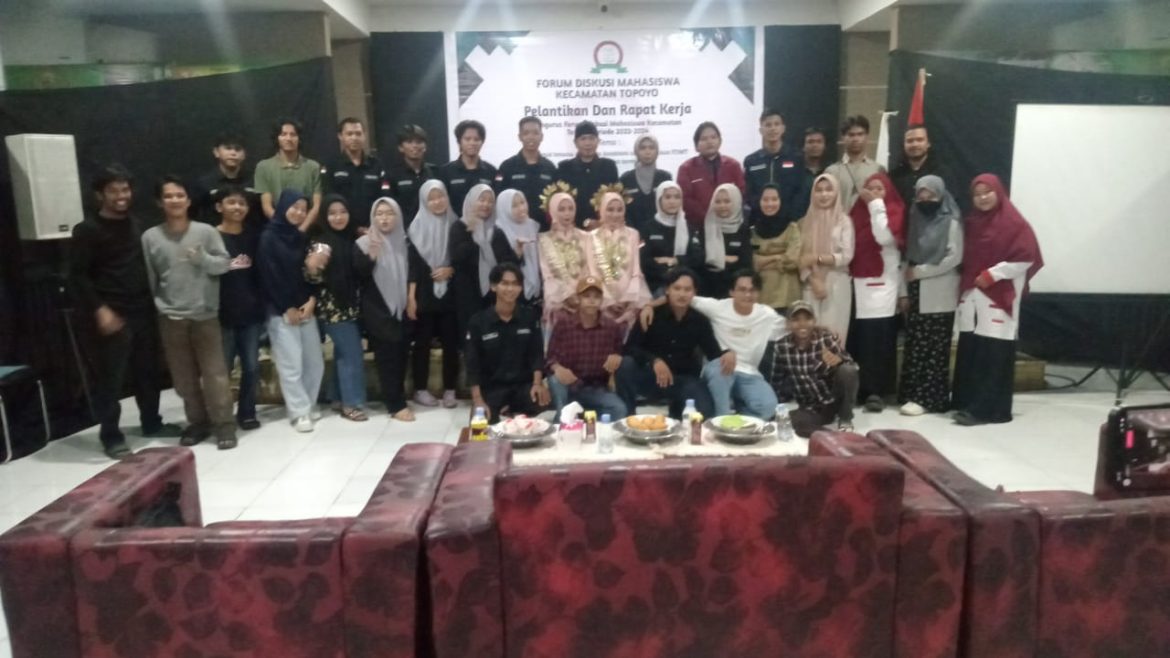 Pelantikan Pengurus dan Raker FDMT di Rujab Ketua DPRD Mamuju Tengah