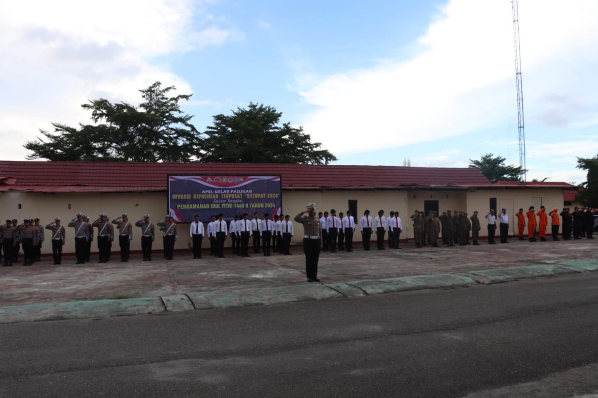 Demi Menjaga Kelancaran Arus Mudik Perayaan Idul Fitri 1445 H, Kapolres Pasang Kayu Gelar Apel Ketupat Marano