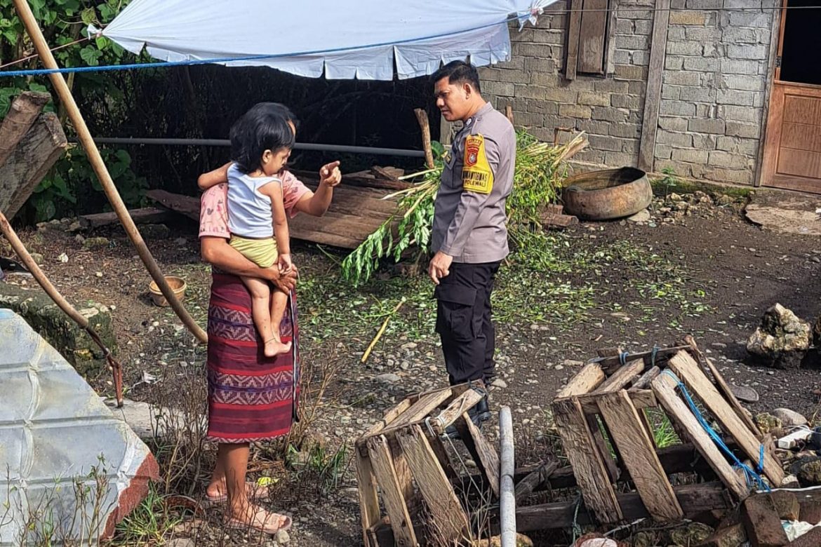 Terimah Laporan Dari Warga, Bhabinkamtibmas Polsek Bambalamotu Datangi TKP Pencurian Ternak Di Desa Binaannya