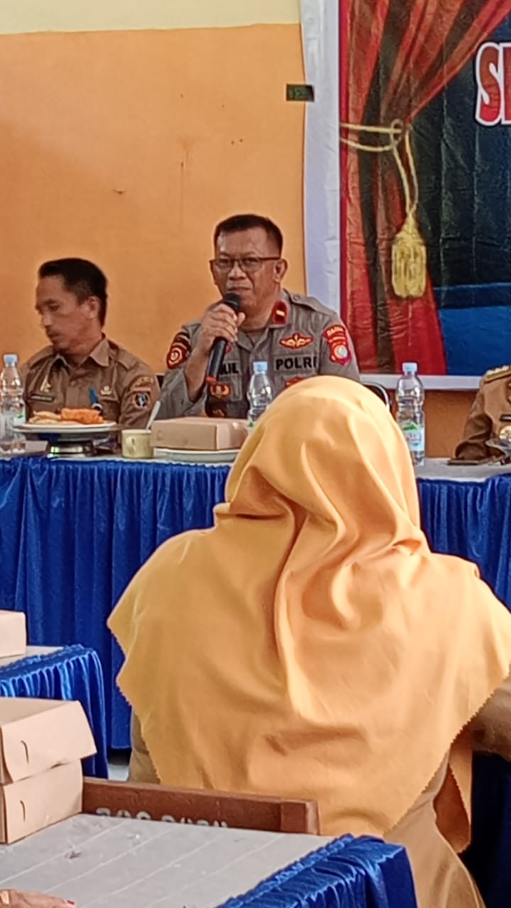 Hadiri Perpisahan SD, Kapolsek Tapango :  Kamtibmas Berikan Motivasi Siswa-siswi
