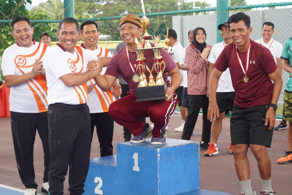 Penutupan Turnamen Tennis, Wakapolda Sulbar : Lewat Event Ini Kita Jaga Semangat Sinergitas Dan Silaturahmi