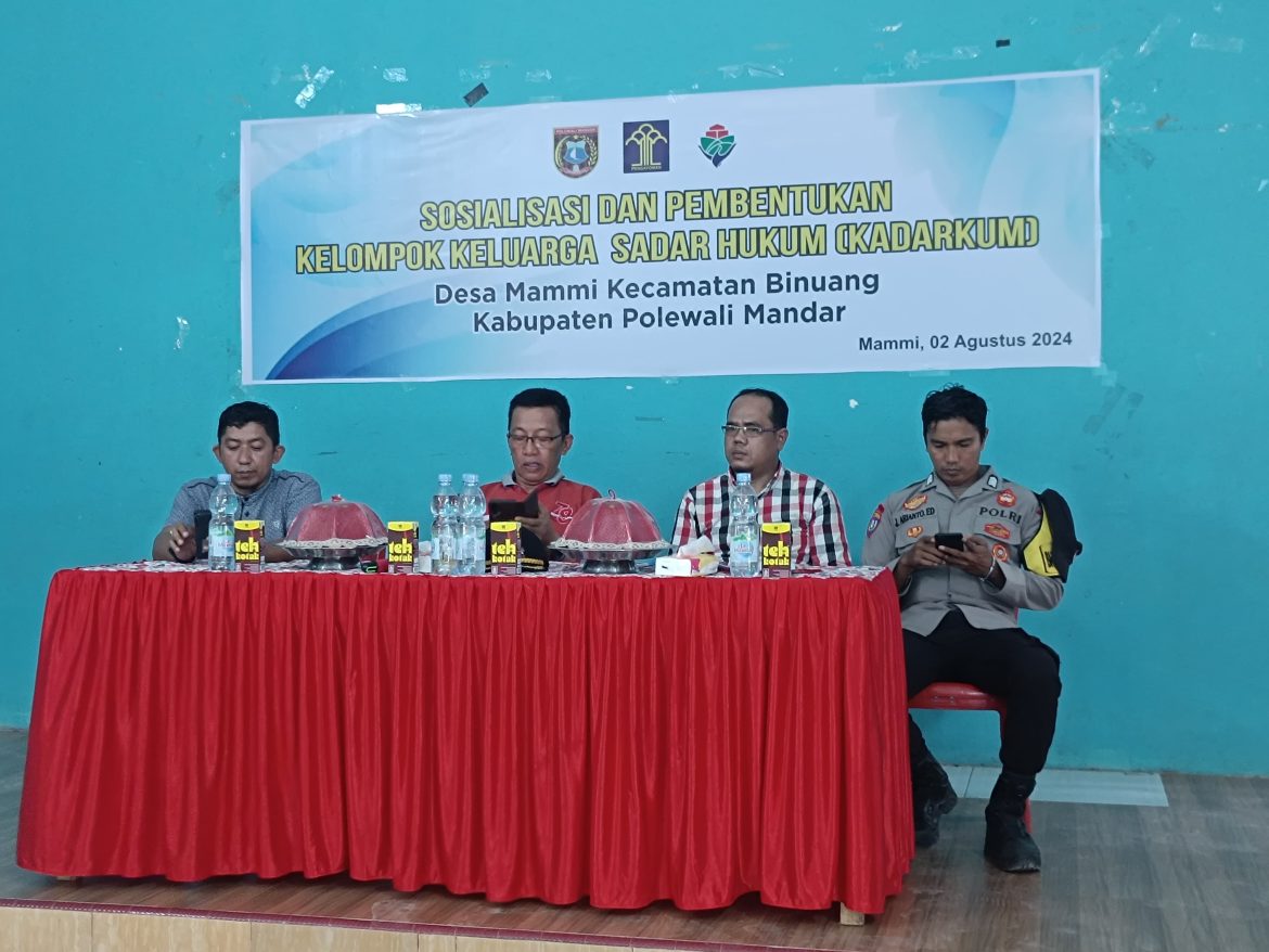 Bhabinkamtibmas Polsek Binuang Hadiri kegiatan sosialisasi Dan Pembentukan Kelompok Keluarga Sadar Hukum 