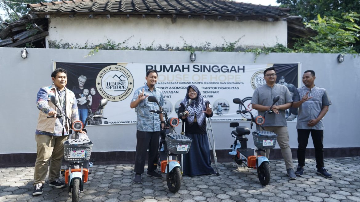 Rayakan Kemerdekaan, YBM PLN NTB Berikan 6 Unit Sepeda Listrik Ke House Of Hope Mataram