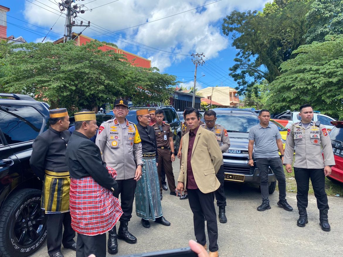 Kapolda Sulbar Pantau Langsung Pengamanan Pendaftaran Pilkada Di Kantor KPU