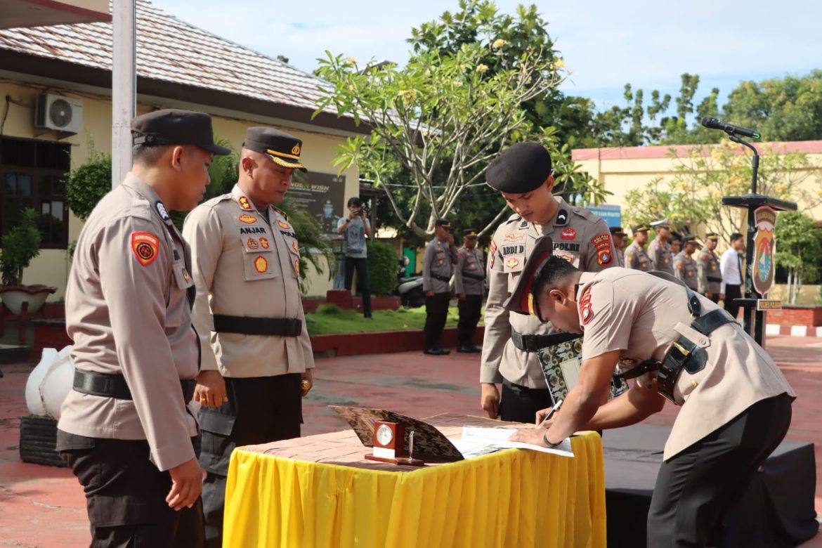 Serah Terima Jabatan Kasat Narkoba Polres Polman Dipimpin Langsung Kapolres