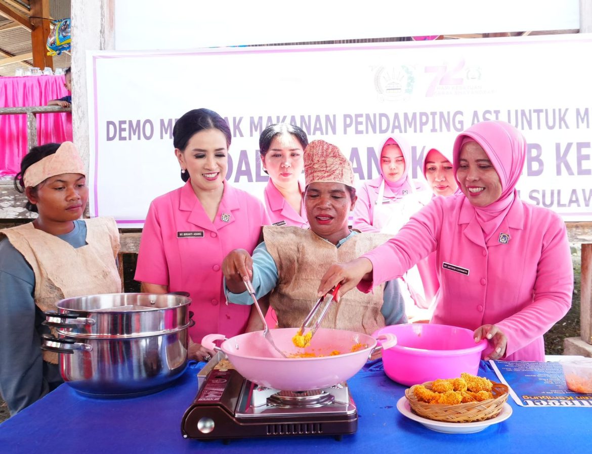Bhayangkari Sulbar Gelar Demo Masak Nugget Ikan Kembung Untuk Cegah Stunting Di Pasangkayu