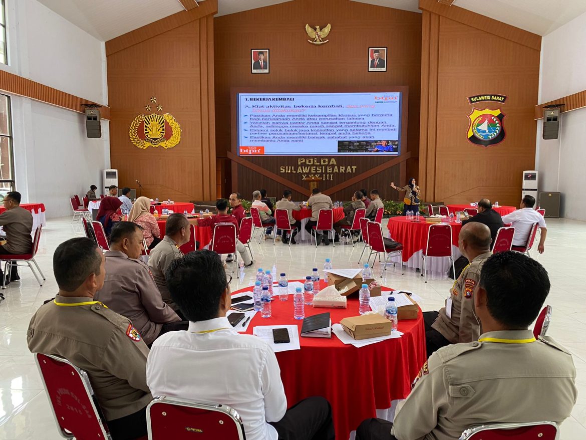 Polda Sulbar Gelar Pelatihan Keterampilan Bagi PNPP Jelang Purnabakti