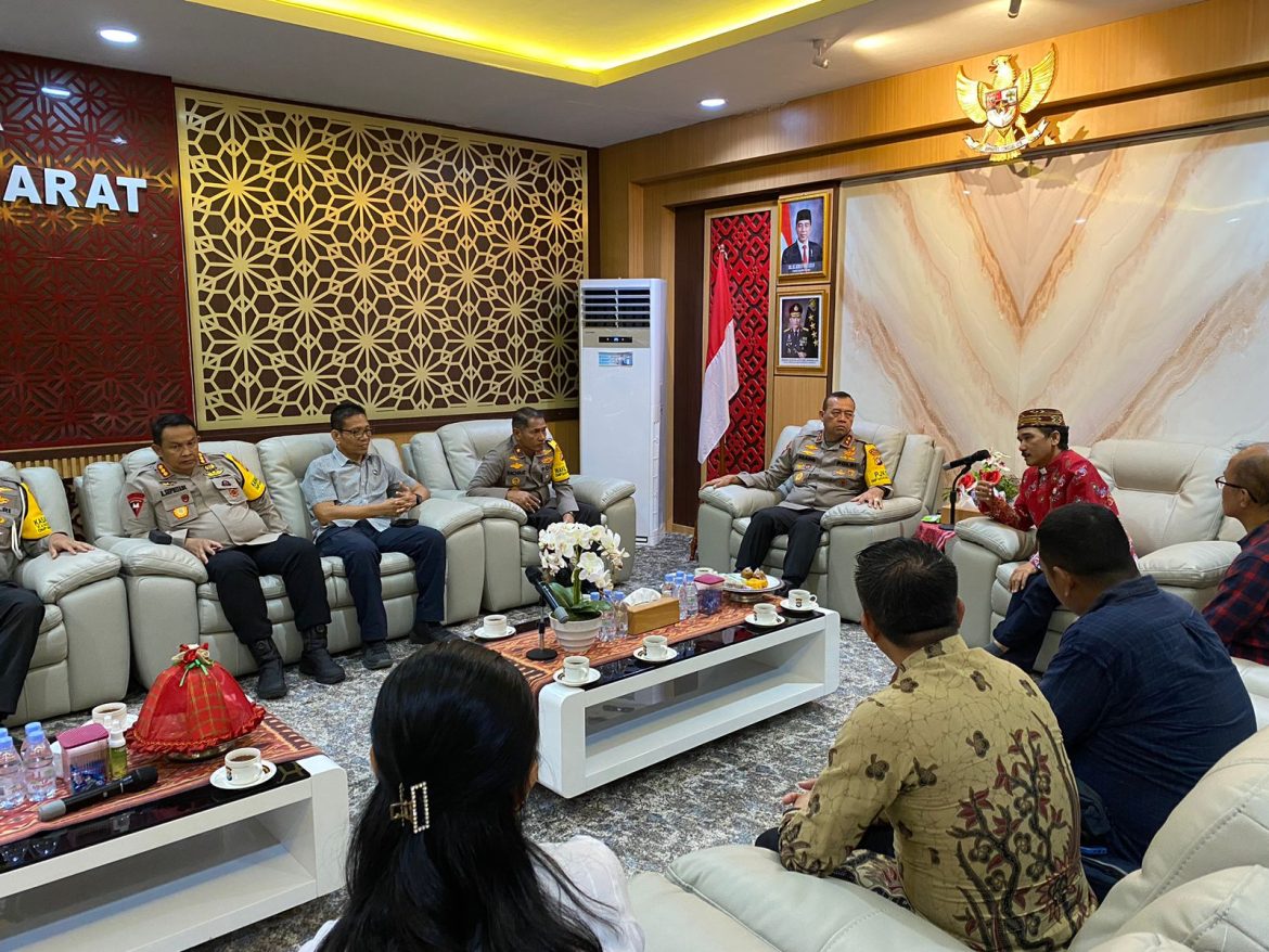 Terima Kunjungan Silaturahmi PGIW, Kapolda Sulbar Siap Kolaborasi Jaga Kamtibmas Lewat Pembinaan Spiritual