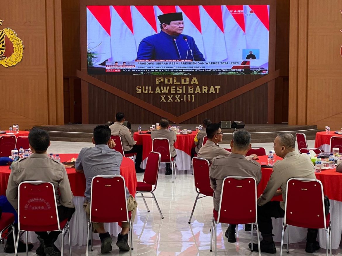 Kapolda Sulbar Beserta Pejabat Utamanya Gelar Nobar Pelantikan Presiden Dan Wakil Presiden RI