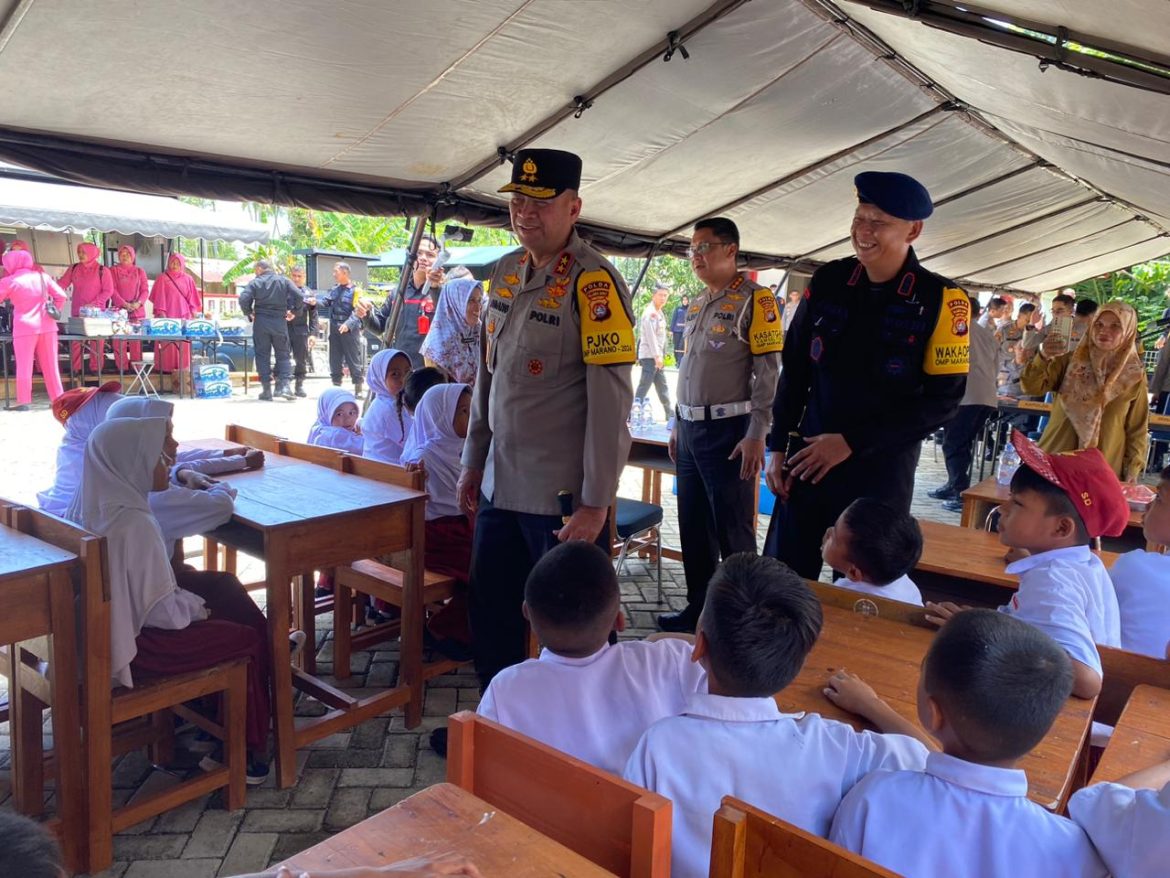 Polda Sulbar Rayakan HUT Brimob  Sajian Spesial: Makan Sehat Dan Bergizi Bagi Anak Sekolah Dasar