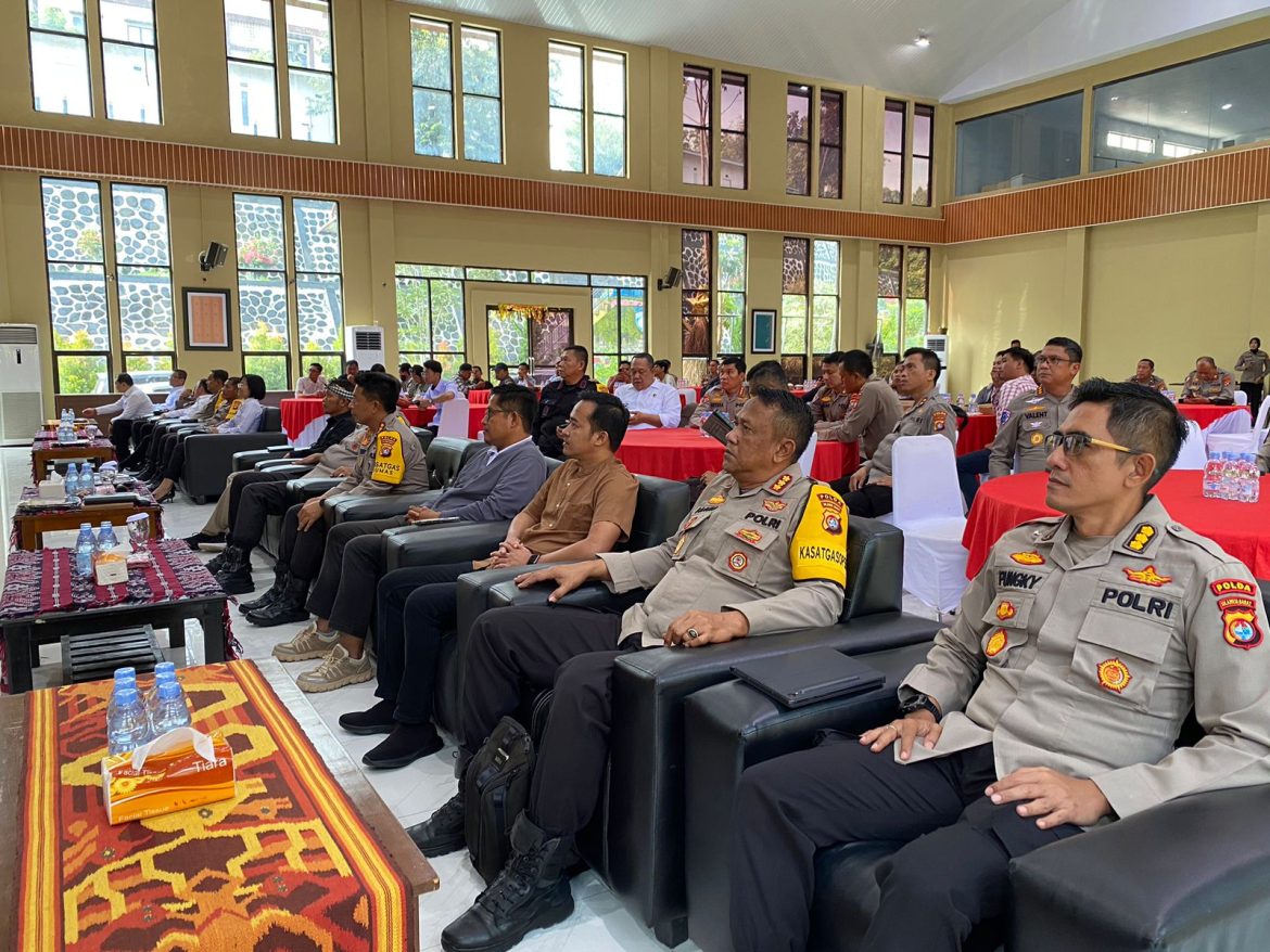 Press Release Akhir Tahun, Kapolda Sulbar Paparkan Ungkapan Kasus Hingga Prestasi