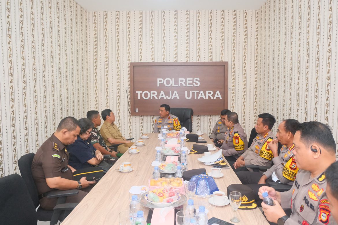 Kapolda Sulsel Irjen Pol. Yudhiawan Kunjungi Polres Tana Toraja, Berikan Arahan Kepada Personel dan Resmikan Gedung Reskrim