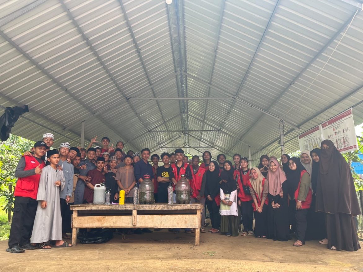 Mahasiswa KKN Unhas Dorong Warga Desa Belapunranga Manfaatkan Sumber Daya Lokal Jadi Cuan