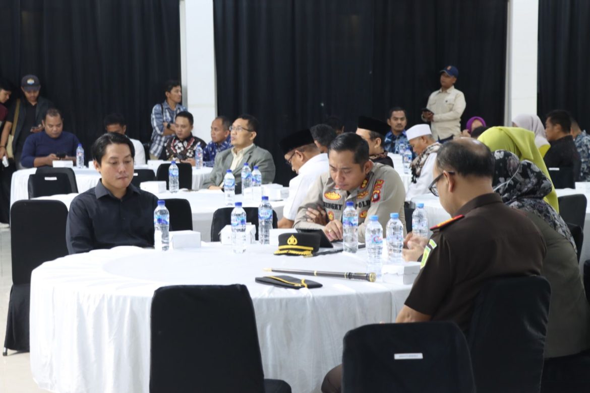 Polres Mamuju Tengah Amankan Penetapan Pasangan Terpilih Bupati Dan Wakil Bupati 2024