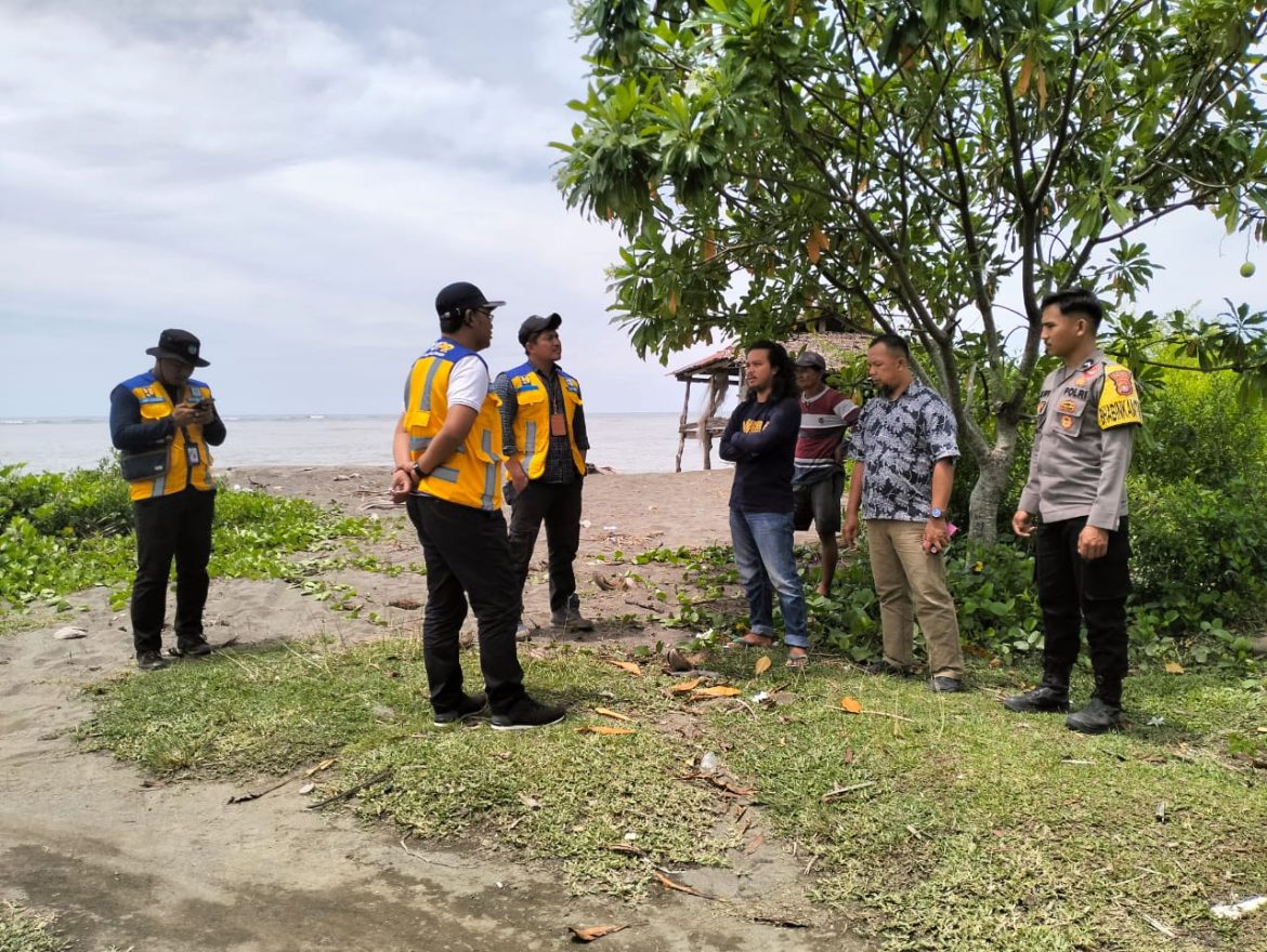 Bhabinkamtibmas Desa Budong-Budong Monitoring Kunjungan Kerja Ketua DPRD Provinsi Sulawesi Barat