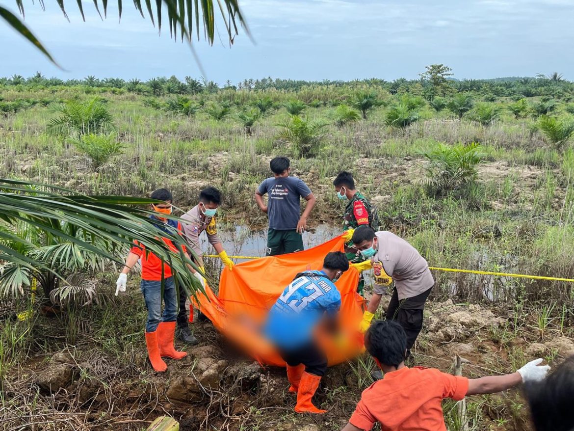 Penemuan Mayat Laki-Laki Di Desa Barakkang, Kecamatan Budong-Budong, Mateng