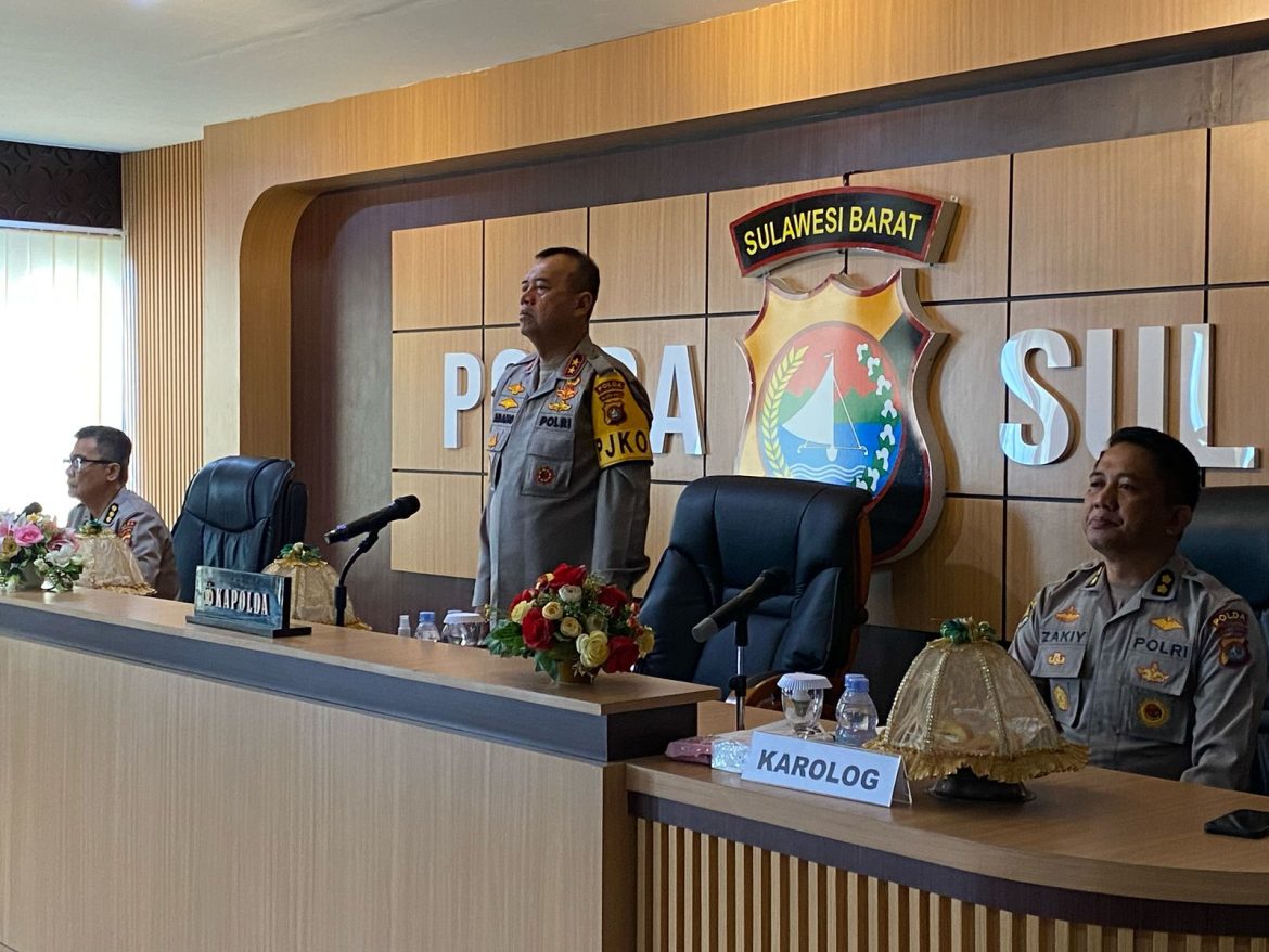 Kapolda Sulbar Berikan Arahan Penting Pemegang Sertifikat PBJP, Tingkatkan Integritas