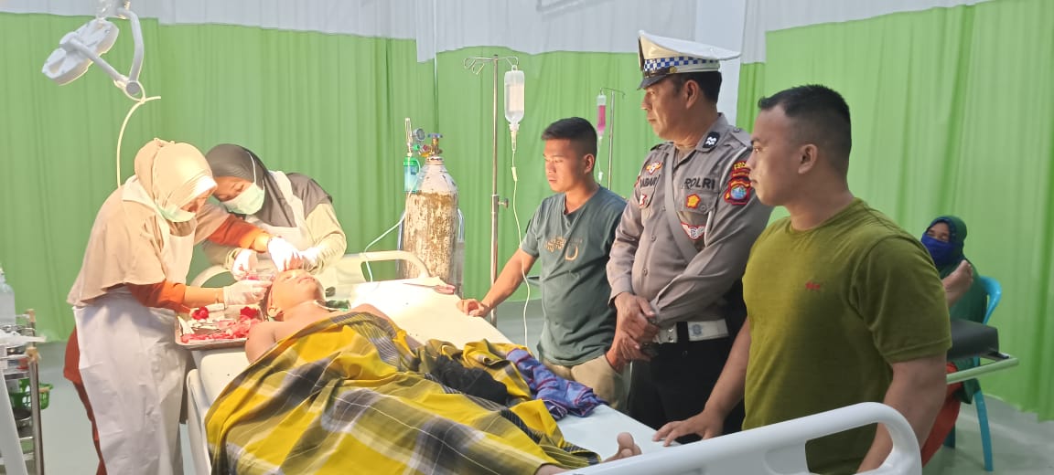 Gerak Cepat Unit Lantas Polsek Wonomulyo Polres Polman Datangi TKP Lakalantas Tunggal Di Kecamatan Mapilli