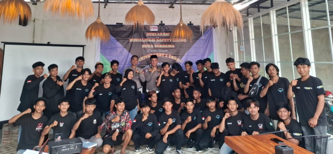 Satlantas Polres Mamuju Tengah Hadiri Deklarasi Dan Sosialisasi Safety Riding, Dirangkaikan Dengan Buka Bersama Anniversary Ke-2 Adventure Motorcycle Community (Amc) Yamaha Sulbar