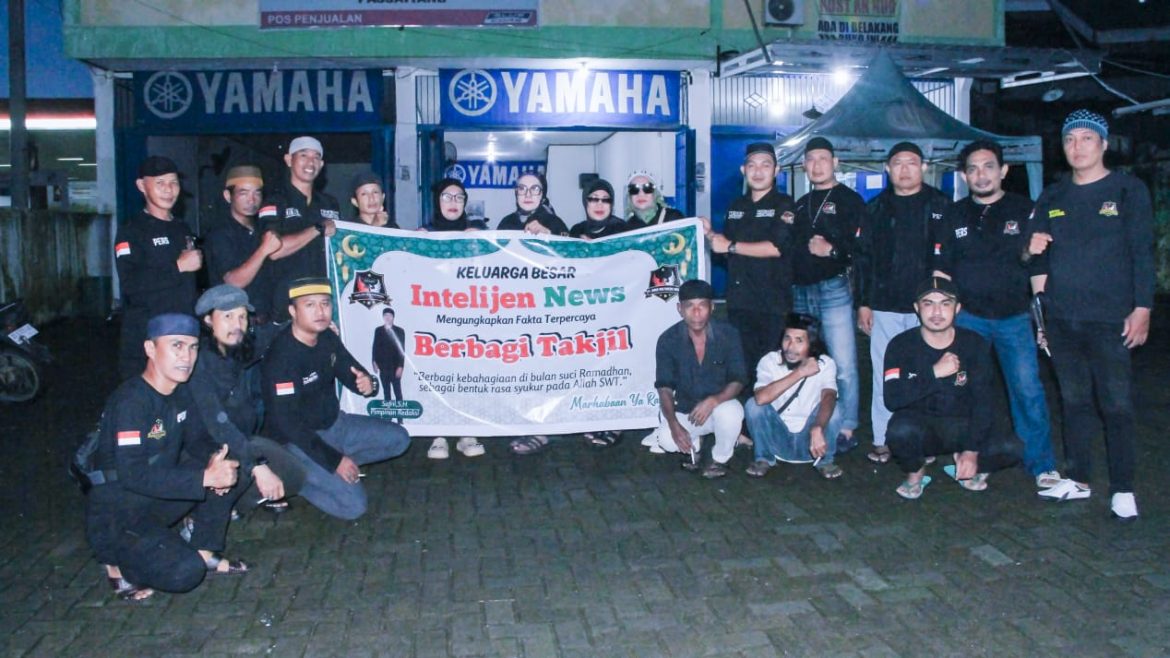 Media Intelijen News Berbagi Takjil Depan GOR Sudiang di Lanjutkan Buka Puasa Bersama di Kantor Redaksi