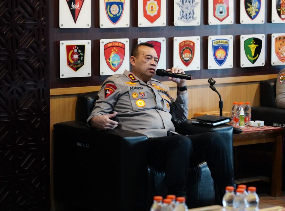 Kapolda Sulbar Pimpin Anev Mingguan, Tekankan Profesionalitas dan Kesiapsiagaan Personel