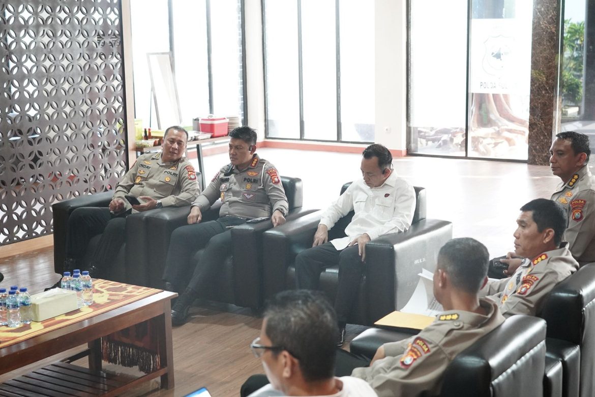 Kapolda Sulbar Dorong Peningkatan Profesionalisme dalam Anev Mingguan