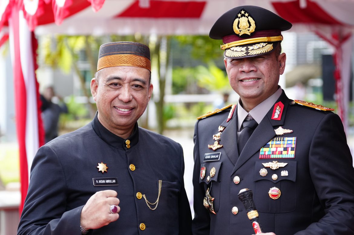 Sinergi untuk Pendidikan: Kapolda Sulbar Hadiri Upacara Hardiknas ke-77
