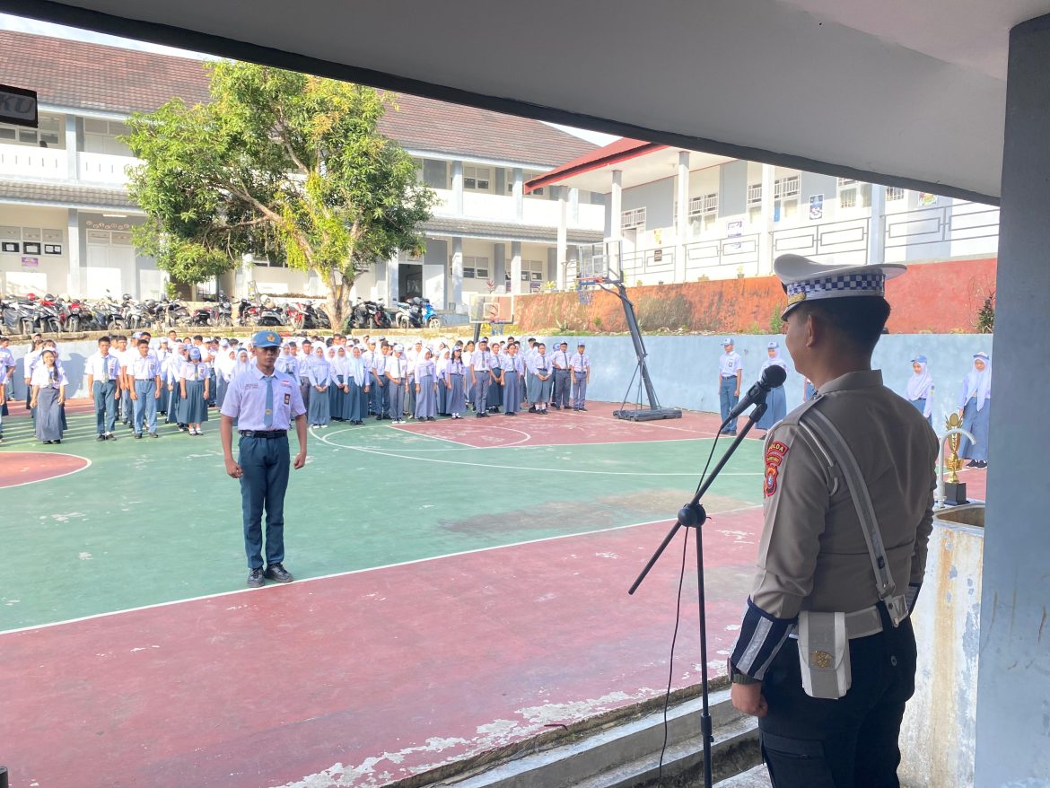 Pelajar Mamuju Dapat Edukasi Tertib Lalu Lintas dari Polda Sulbar