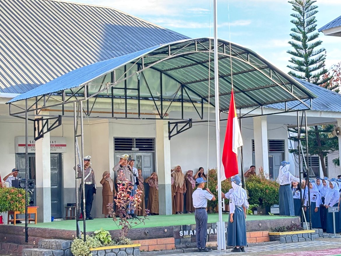 Semangat Pagi di SMA 1 Mamuju Bersama Dirlantas Polda Sulbar