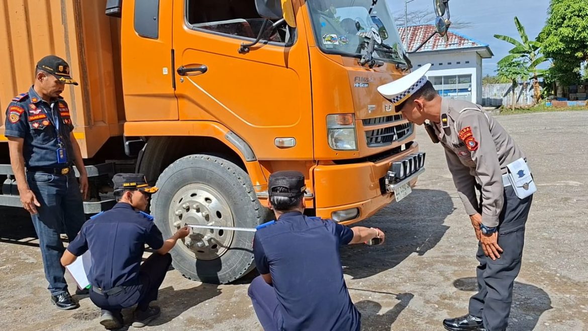 Sinergi Tertib Lalu Lintas: Polda Sulbar dan BPTD Tindak Truk Overload