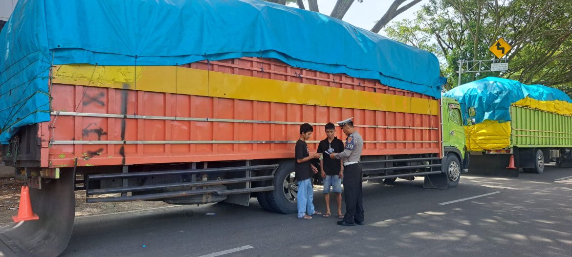 Operasi Rutin Ditlantas Sulbar: 9 Kendaraan Over Dimensi Kena Sanksi