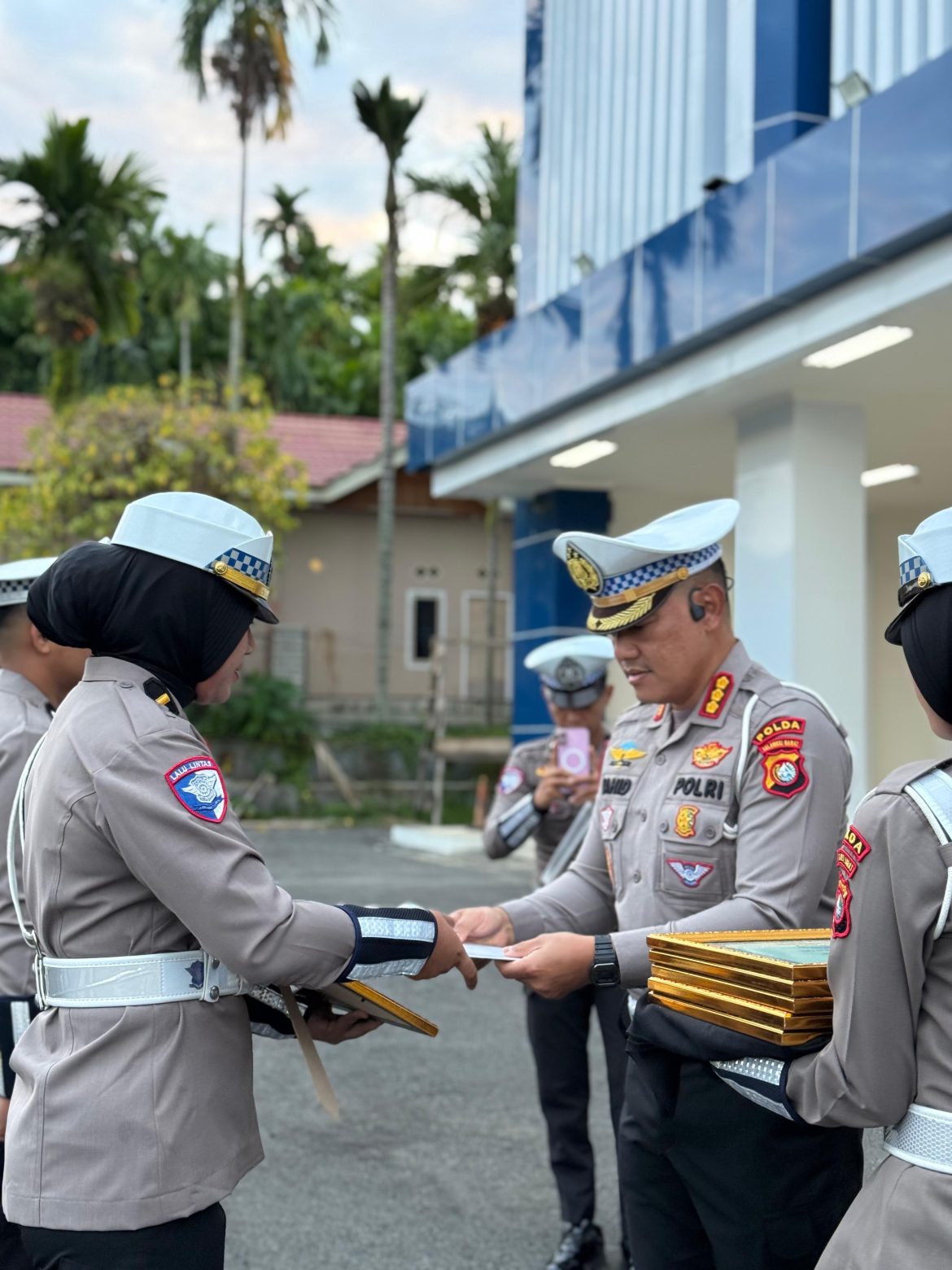 Polda Sulbar Beri Reward untuk Kinerja Unggul Personel