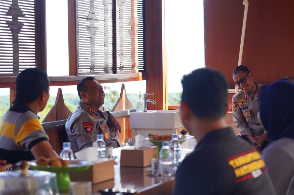 Irjen Pol. Adang Ginanjar Bahas Pengembangan SDM Polri