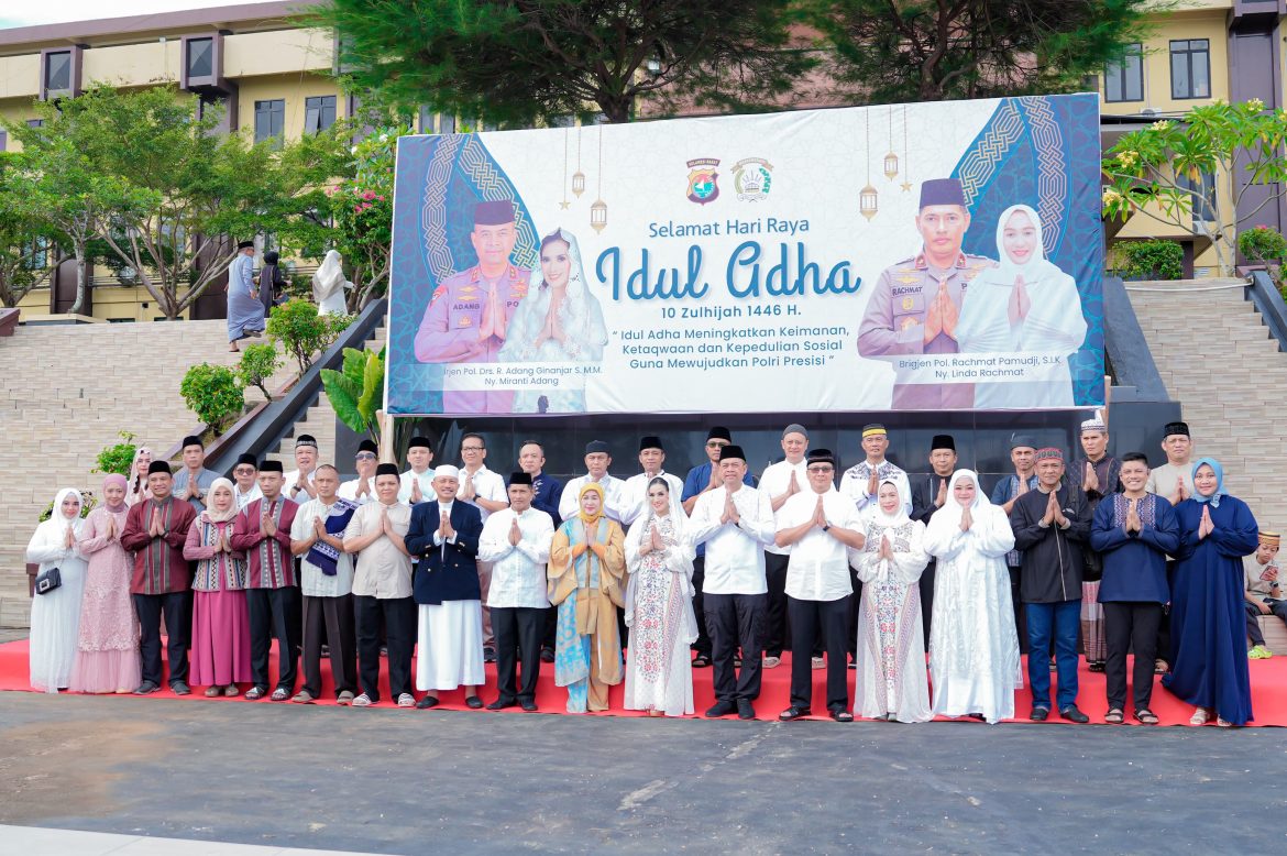 Polda Sulbar Peringati Idul Adha 1446 H dengan Khidmat dan Penuh Kebersamaan
