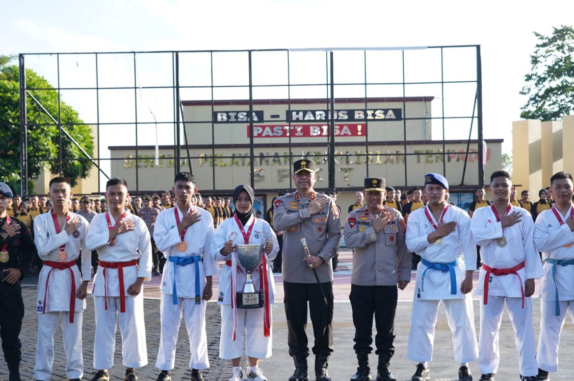 Polda Sulbar Juara Umum Karate Nasional