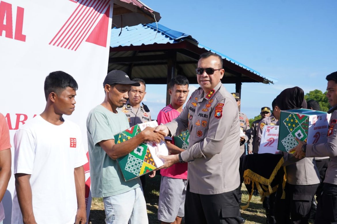 Jumat Berkah, Kapolda Sulbar Tebar Kebaikan di Tengah Masyarakat Bebanga