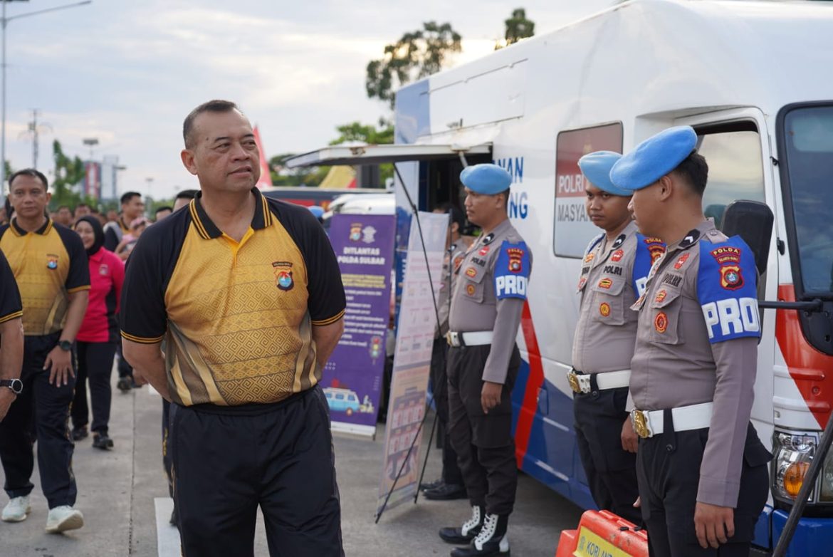 Dekatkan Diri ke Masyarakat, Polda Sulbar Gelar Pelayanan Publik Gratis di CFD