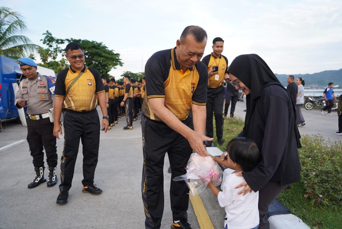 Semarak Hari Bhayangkara: Layanan Gratis Polda Sulbar Banjir Peminat di Car Free Day