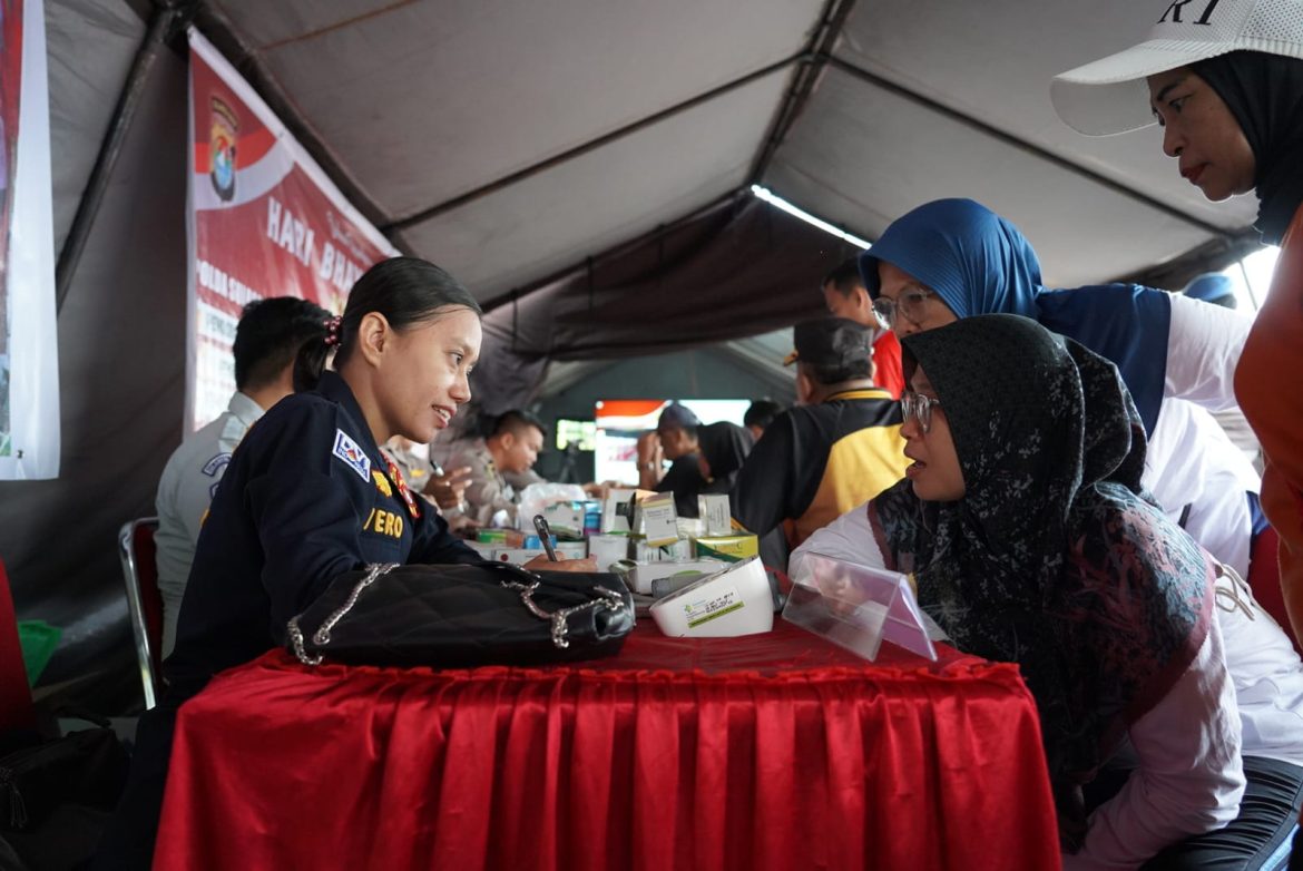Irjen Pol. Adang Ginanjar Turun Langsung, Polda Sulbar Banjir Apresiasi di Hari Bhayangkara