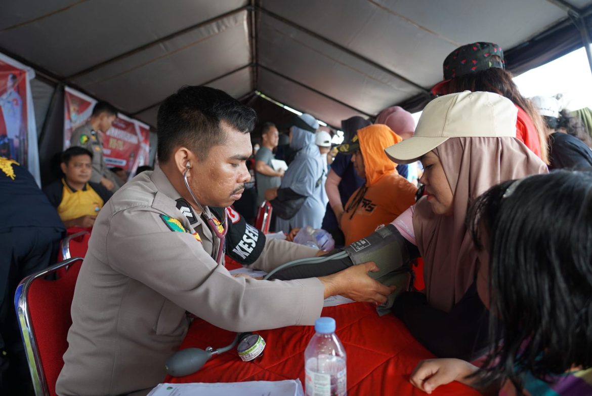 Semarak Bhayangkara ke-79, Polda Sulbar Hadirkan Layanan Gratis di Car Free Day