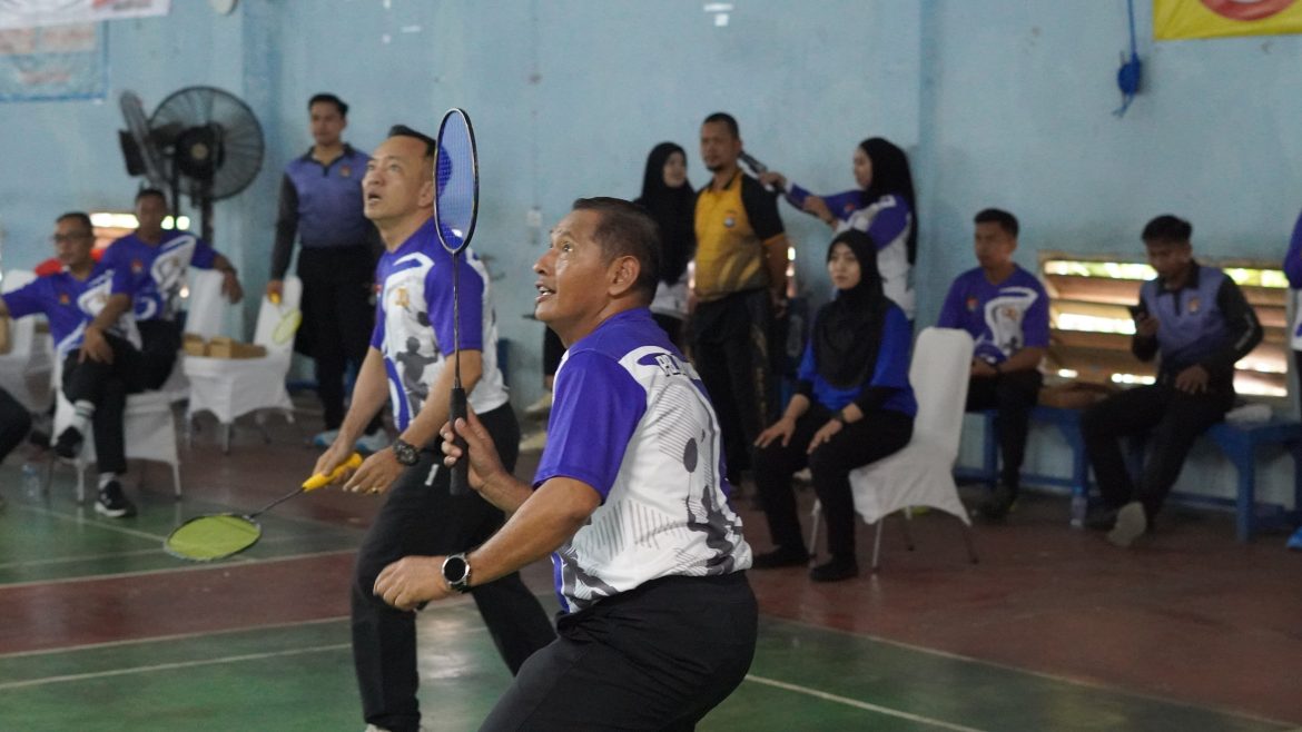 Wakapolda Sulbar Resmi Buka Turnamen Badminton HUT Bhayangkara ke-79, Kobarkan Semangat “Polri untuk Masyarakat