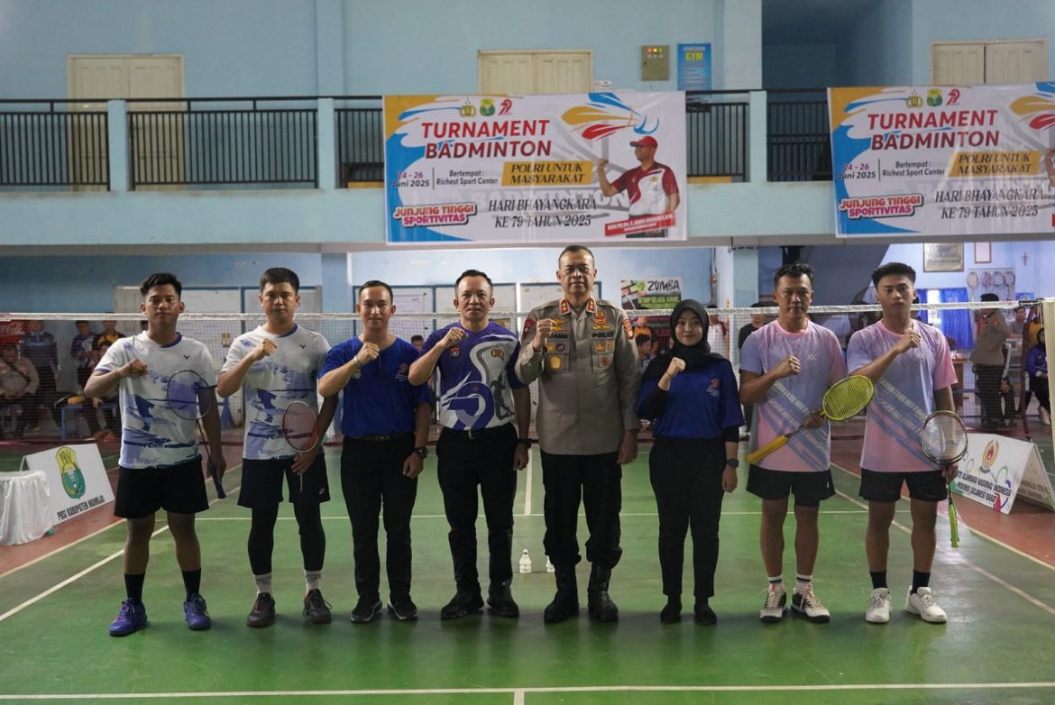 Sportivitas dan Persaudaraan Warnai Penutupan Turnamen Bulu Tangkis Polda Sulbar