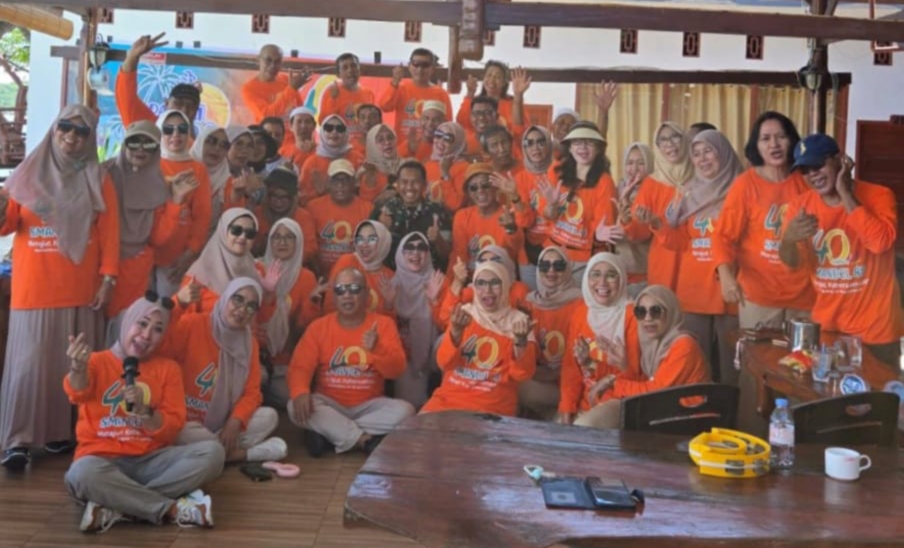 Angkatan 85 Smandel Makassar Merajut Bersama Dalam Kebersamaan Di Pantai Bira Bulukumba