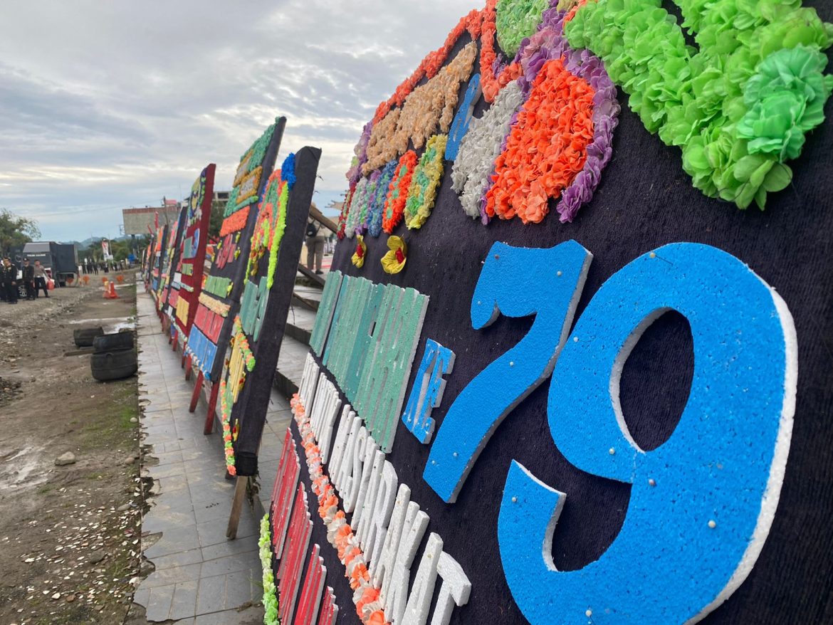 Deretan Karangan Bunga Iringi Syukuran HUT Polri di Sulbar