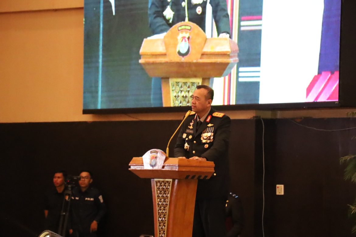Kemeriahan Syukuran HUT Bhayangkara ke-79 Polda Sulbar Bergemah di Ballroom Hotel Maleo